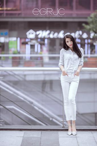 爸爸经常出差妈妈给我生孩子