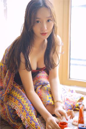 两峰夹小溪地湿又无泥诗日本