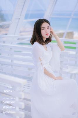 护士给病人做性功能康复治疗